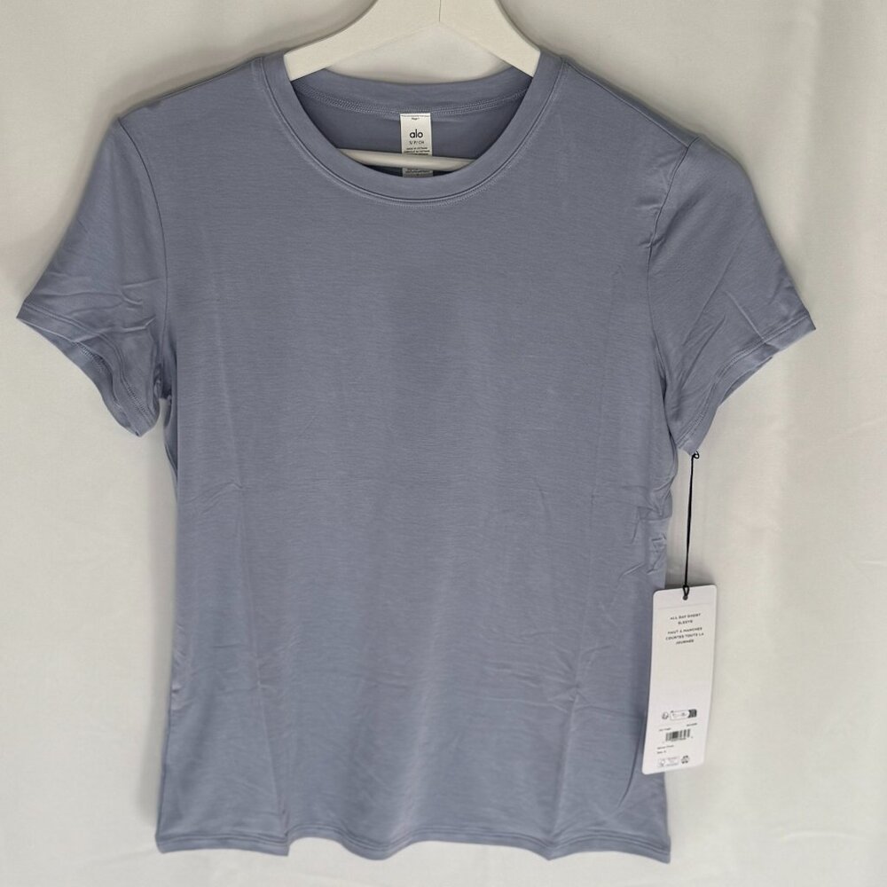 Alo All Day Short Sleeve Winter Frost - Picture 2 of 5